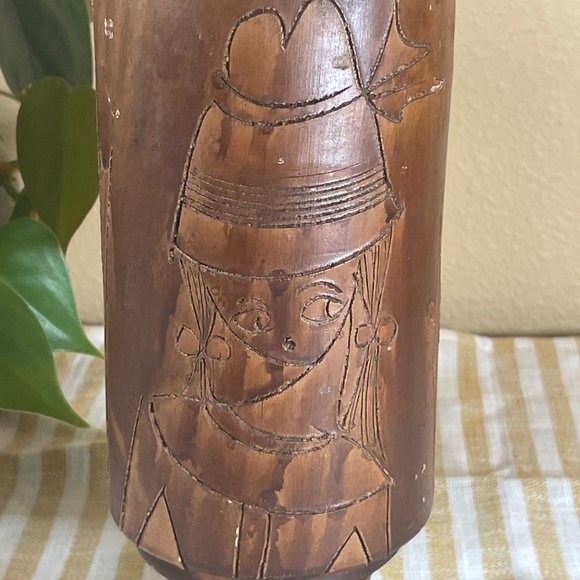 Mid Century Vintage Italian Pottery Vase Etched Figure Of Lady - Picture 11 of 14